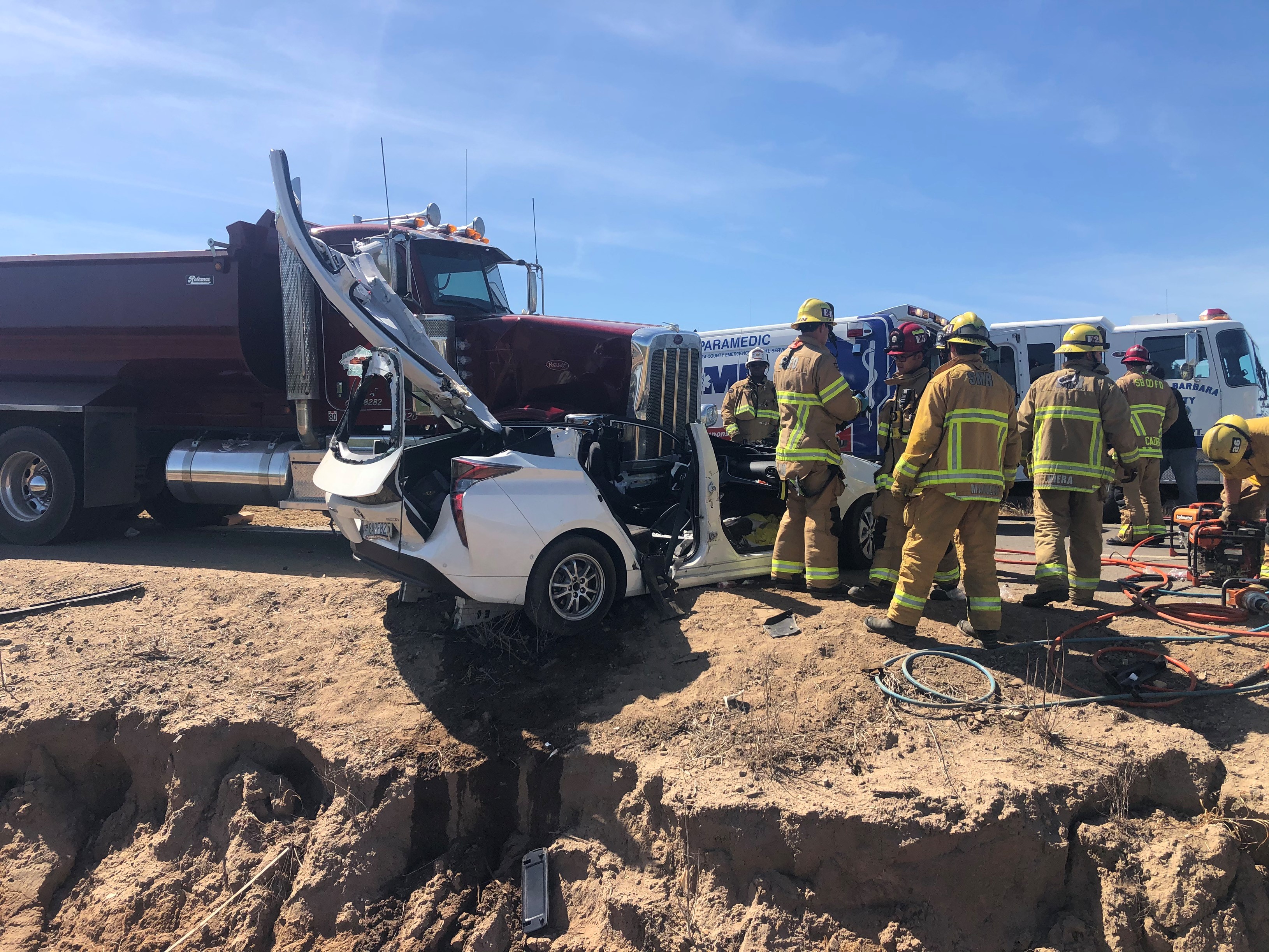 3 injured in crash involving big rig and Prius in Santa Maria - Vimarsana News
